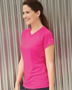 CW23 - Ladies' Double Dry® V-Neck Performance T-Shirt<Champion Online